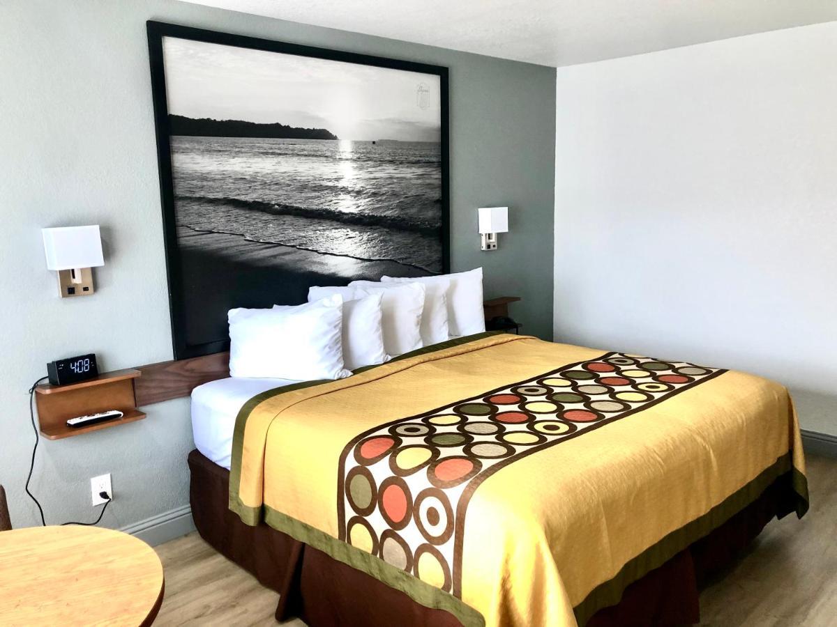 Super 8 By Wyndham Fort Bragg Eksteriør billede