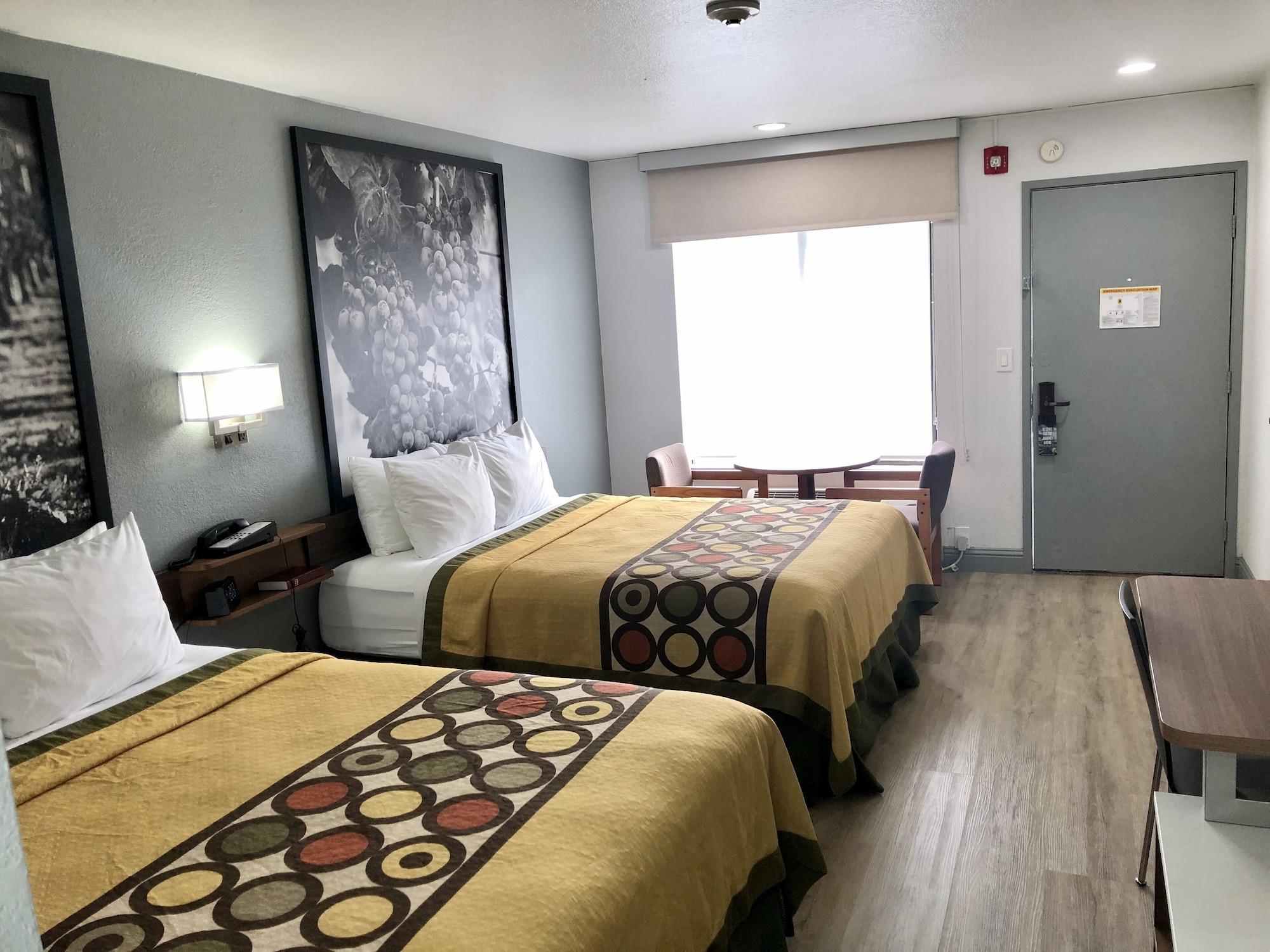 Super 8 By Wyndham Fort Bragg Eksteriør billede