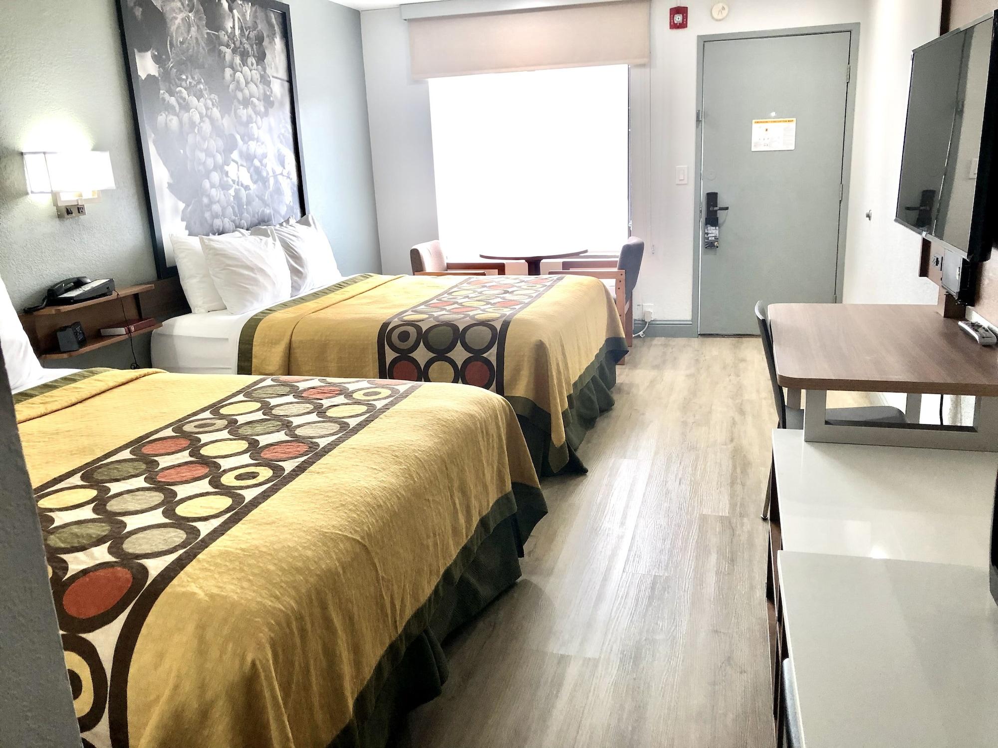 Super 8 By Wyndham Fort Bragg Eksteriør billede