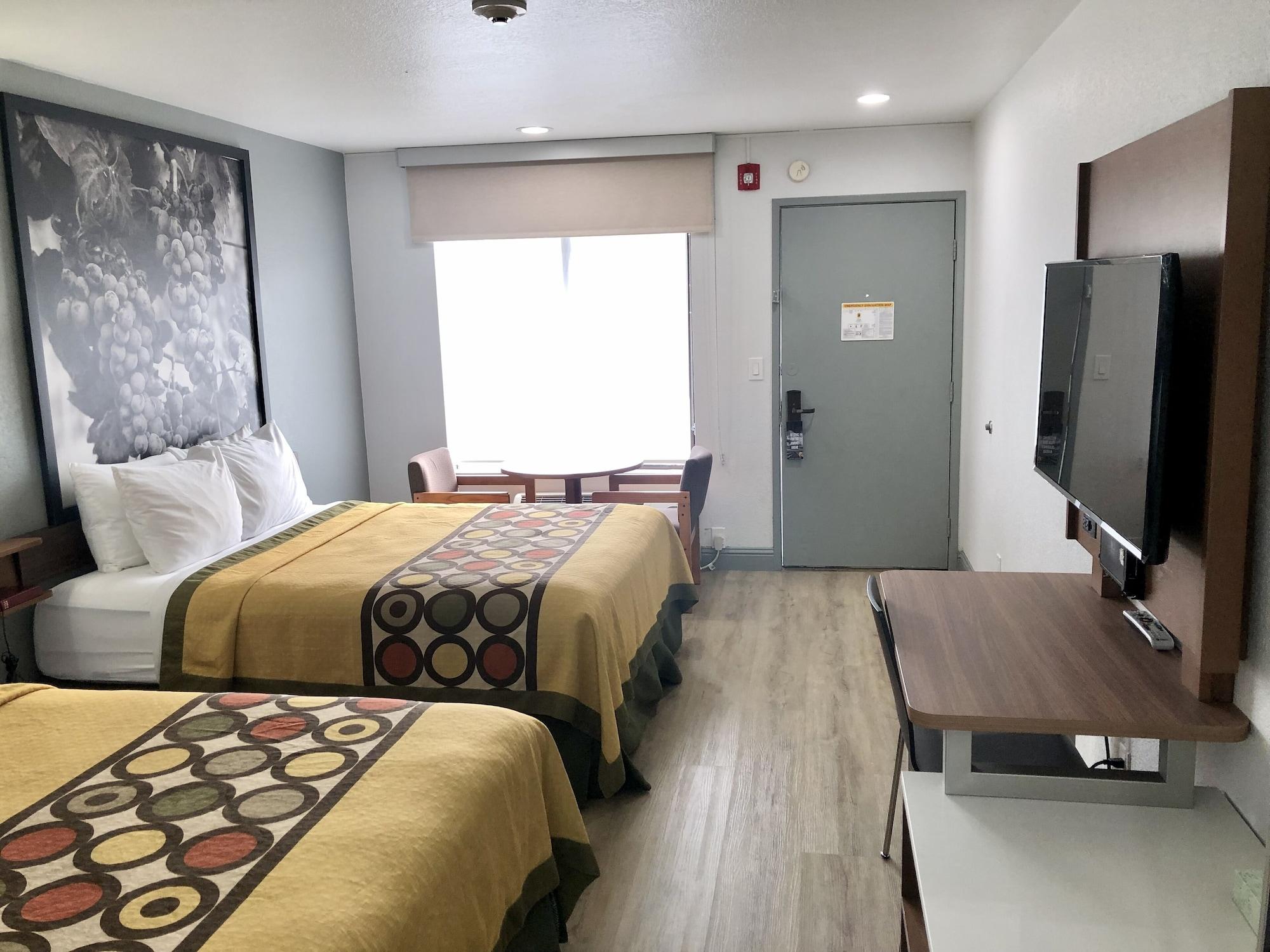 Super 8 By Wyndham Fort Bragg Eksteriør billede