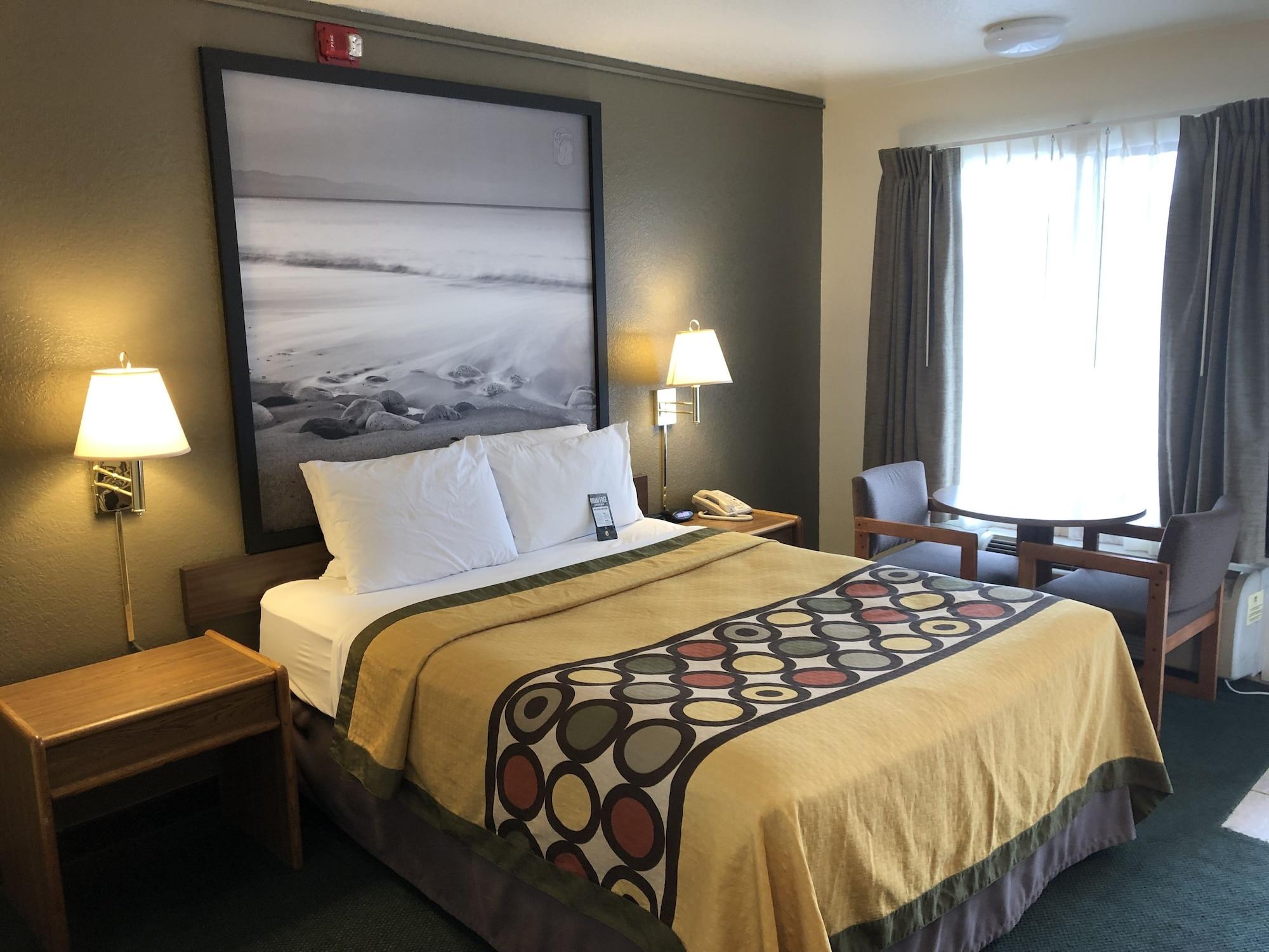 Super 8 By Wyndham Fort Bragg Eksteriør billede