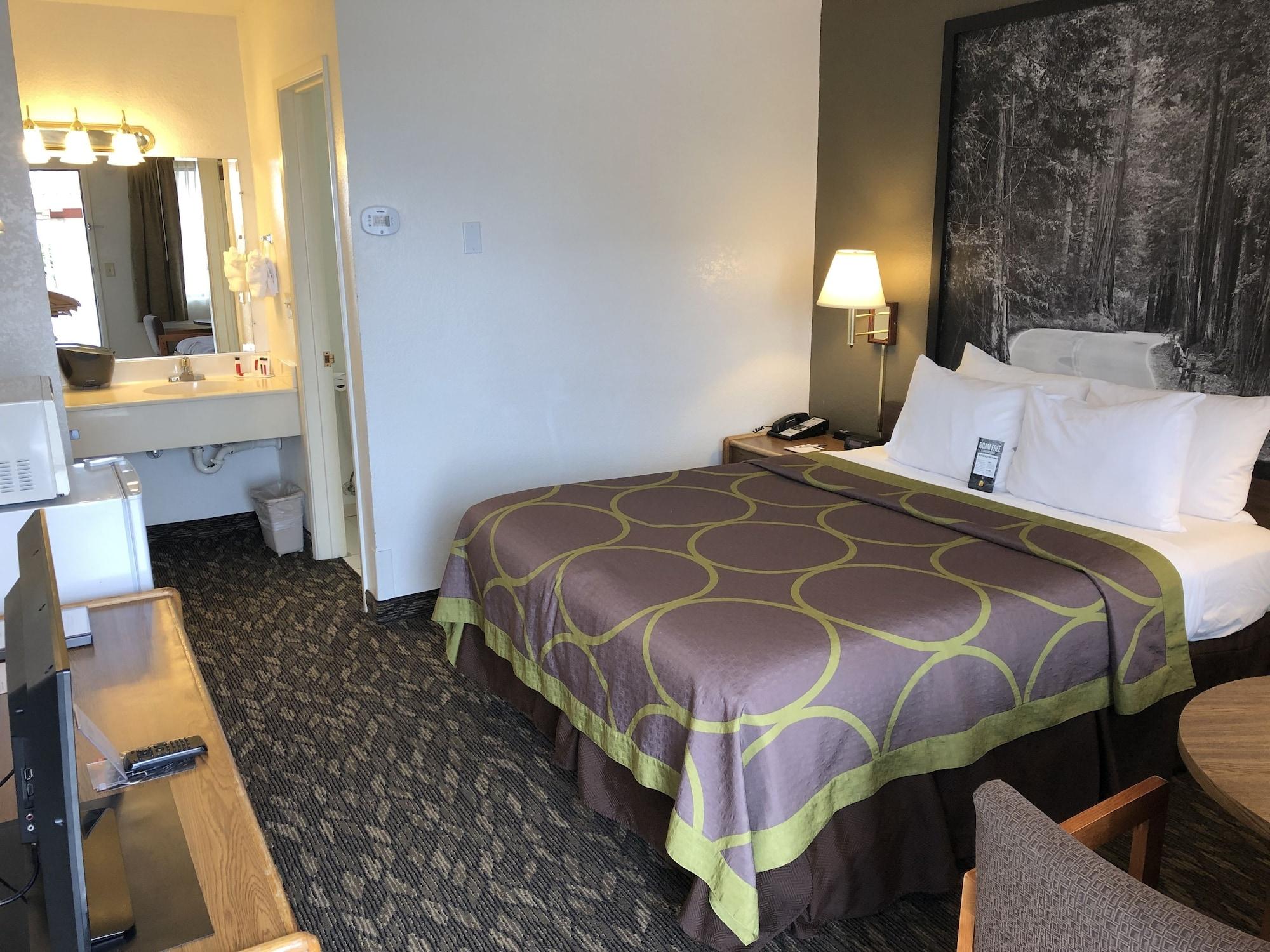 Super 8 By Wyndham Fort Bragg Eksteriør billede