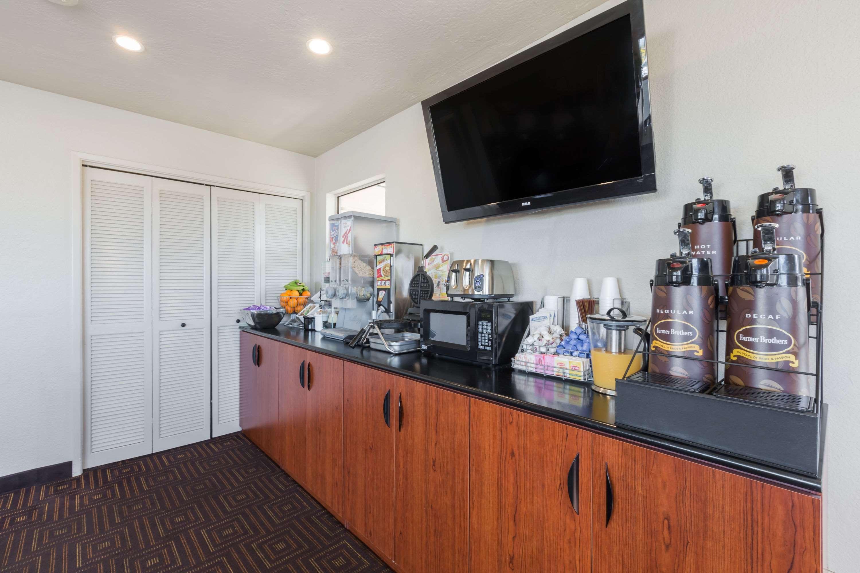 Super 8 By Wyndham Fort Bragg Eksteriør billede