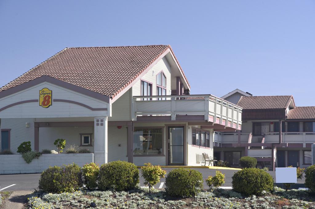 Super 8 By Wyndham Fort Bragg Eksteriør billede