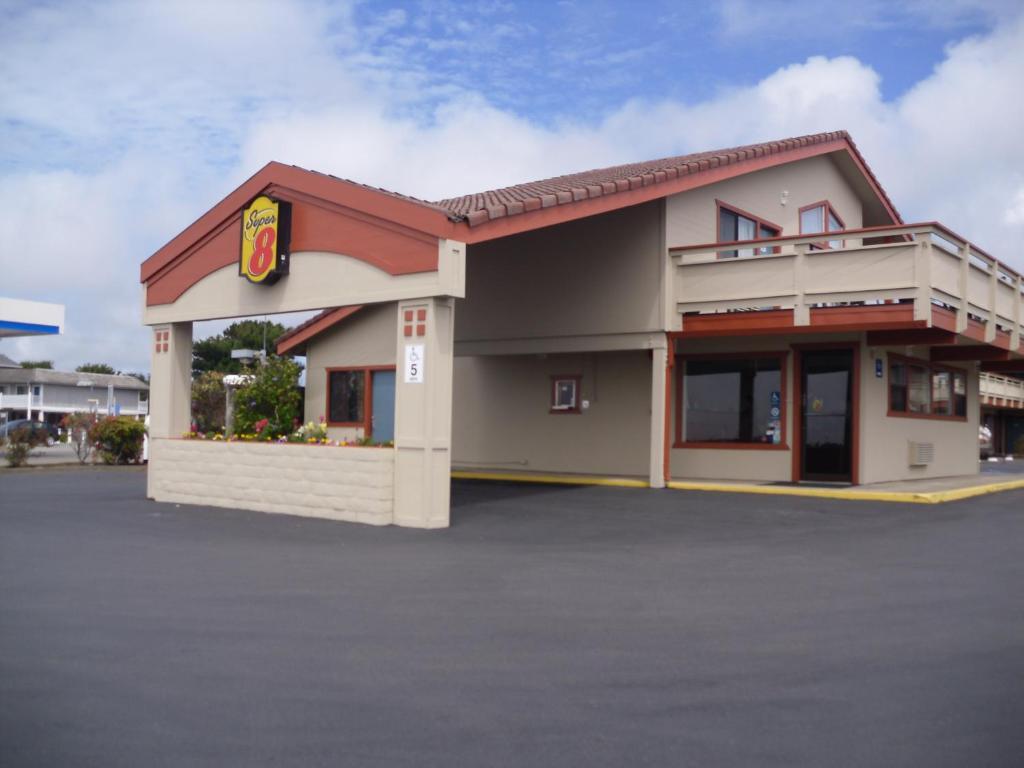 Super 8 By Wyndham Fort Bragg Eksteriør billede