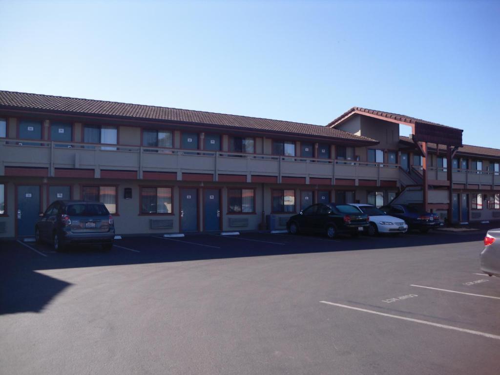 Super 8 By Wyndham Fort Bragg Eksteriør billede