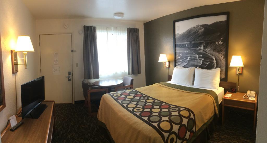 Super 8 By Wyndham Fort Bragg Eksteriør billede
